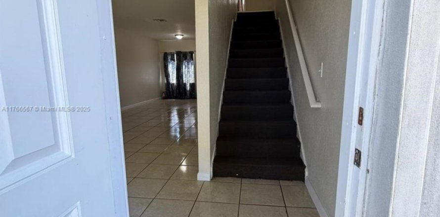 Condo in Miami, Florida, 3 bedrooms № 1739023