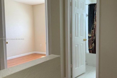 Condo in Miami, Florida, 3 bedrooms  № 1739023 - photo 16