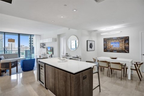 Condominio en alquiler en Miami, Florida, 2 dormitorios, 115.57 m2 № 1922188 - foto 4