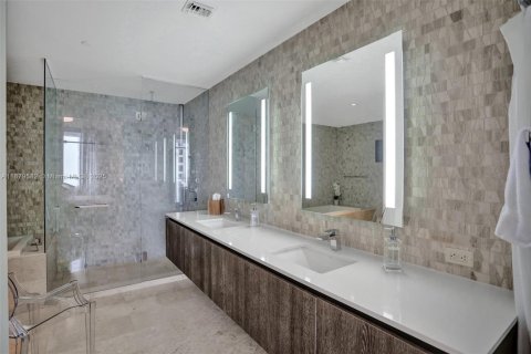 Condominio en alquiler en Miami, Florida, 2 dormitorios, 115.57 m2 № 1922188 - foto 10