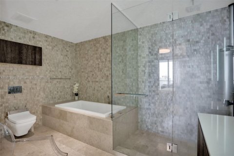 Condominio en alquiler en Miami, Florida, 2 dormitorios, 115.57 m2 № 1922188 - foto 11