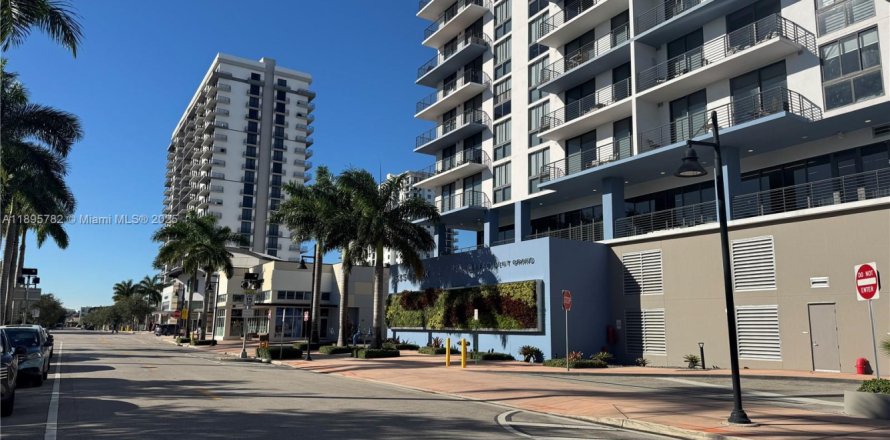 Studio à Condo à Doral, Floride  № 1947979