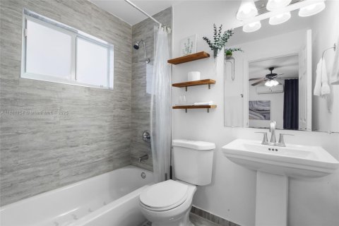 Снять в аренду виллу или дом в Майами, Флорида 2 спальни, 74.32м2, № 1977791 - фото 13