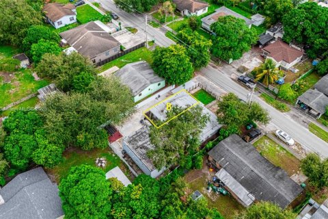 Снять в аренду виллу или дом в Майами, Флорида 2 спальни, 74.32м2, № 1977791 - фото 18