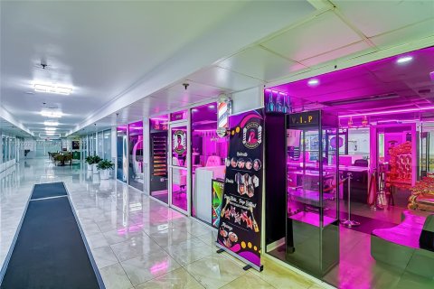 Immobilier commercial à vendre à Sunny Isles Beach, Floride № 2022442 - photo 3