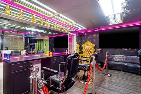 Immobilier commercial à vendre à Sunny Isles Beach, Floride № 2022442 - photo 14