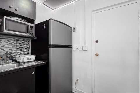 Immobilier commercial à vendre à Sunny Isles Beach, Floride № 2022442 - photo 11