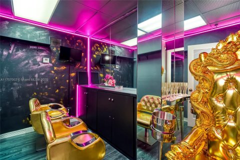 Immobilier commercial à vendre à Sunny Isles Beach, Floride № 2022442 - photo 17