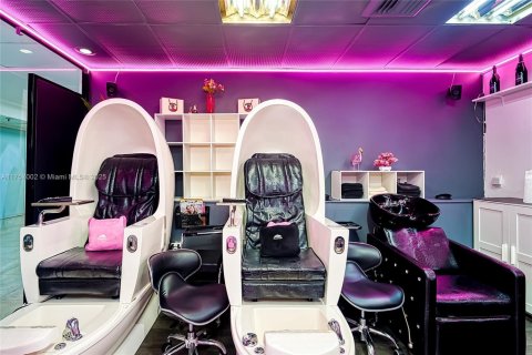 Immobilier commercial à vendre à Sunny Isles Beach, Floride № 2022442 - photo 9