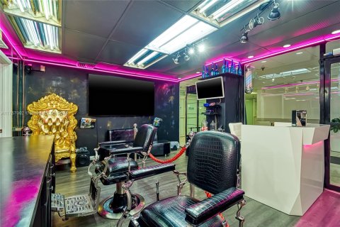 Immobilier commercial à vendre à Sunny Isles Beach, Floride № 2022442 - photo 15