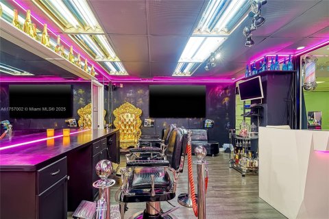 Immobilier commercial à vendre à Sunny Isles Beach, Floride № 2022442 - photo 13