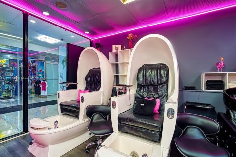 Immobilier commercial à vendre à Sunny Isles Beach, Floride № 2022442 - photo 21