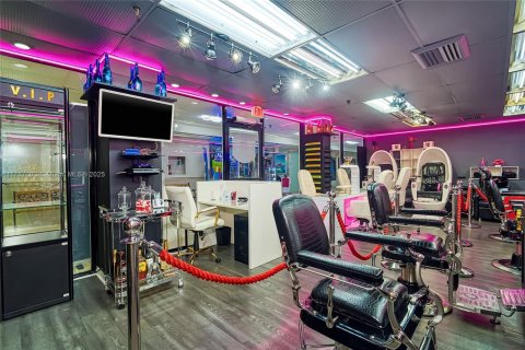 Immobilier commercial à vendre à Sunny Isles Beach, Floride № 2022442 - photo 16