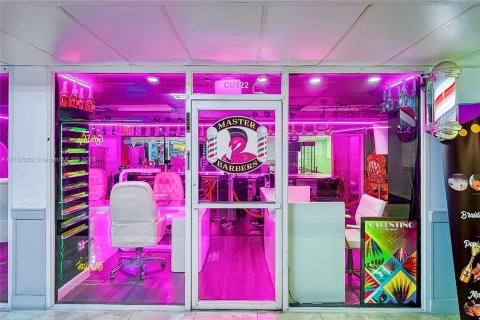 Immobilier commercial à vendre à Sunny Isles Beach, Floride № 2022442 - photo 5