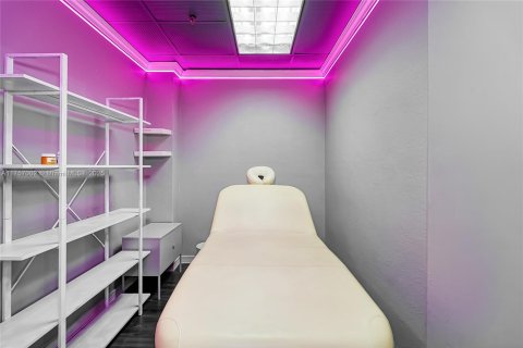 Immobilier commercial à vendre à Sunny Isles Beach, Floride № 2022442 - photo 18