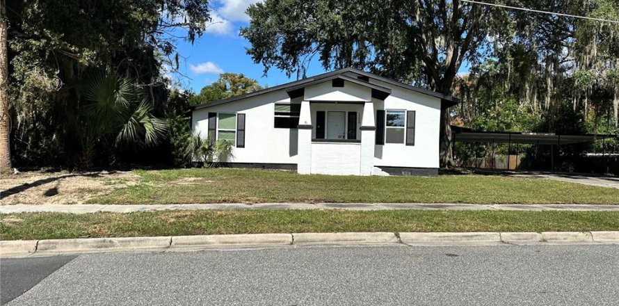 Villa ou maison à Leesburg, Floride 3 chambres, 166.2 m2 № 2432606