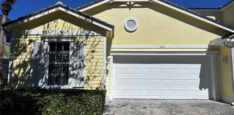 Condominio en St. Lucie, Florida, 3 dormitorios  № 1955040