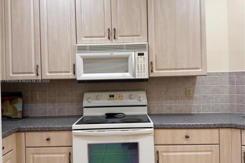 Condominio en alquiler en St. Lucie, Florida, 3 dormitorios, 137.68 m2 № 1955040 - foto 9