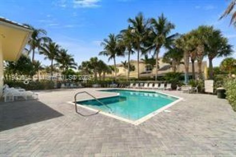 Condominio en alquiler en St. Lucie, Florida, 3 dormitorios, 137.68 m2 № 1955040 - foto 4