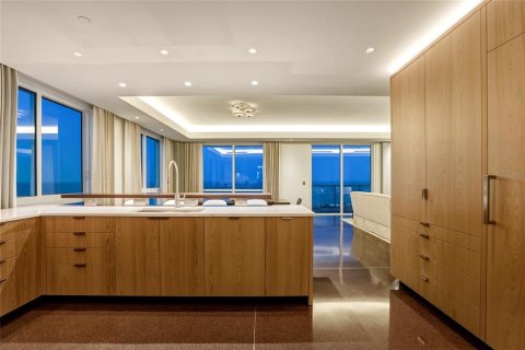 Condominio en venta en Saint Petersburg, Florida, 3 dormitorios, 399.48 m2 № 2116878 - foto 11