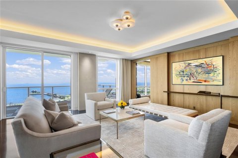 Condominio en venta en Saint Petersburg, Florida, 3 dormitorios, 399.48 m2 № 2116878 - foto 2