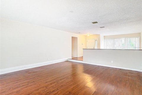 Casa en venta en Land O' Lakes, Florida, 4 dormitorios, 187.2 m2 № 1522608 - foto 4