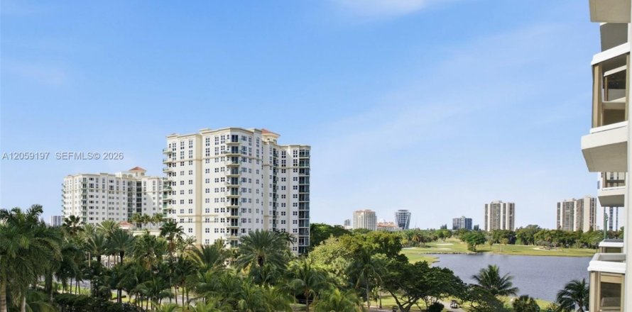 Condo à Aventura, Floride, 3 chambres № 2264203