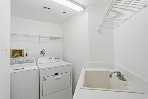 Copropriété à vendre à Aventura, Floride: 3 chambres, 181.16 m2 № 2264203 - photo 22