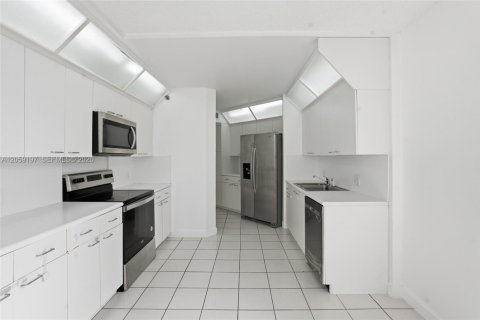 Copropriété à vendre à Aventura, Floride: 3 chambres, 181.16 m2 № 2264203 - photo 10
