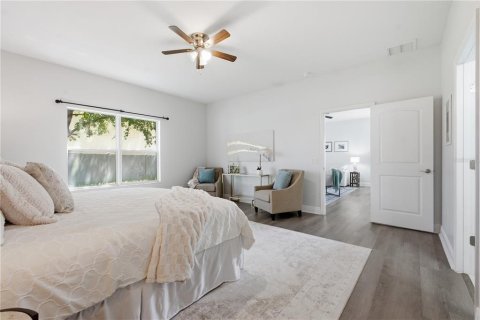 House in Land O' Lakes, Florida 6 bedrooms, 314.57 sq.m. № 2314609 - photo 17