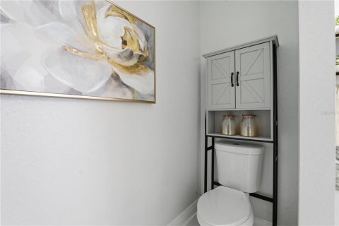 House in Land O' Lakes, Florida 6 bedrooms, 314.57 sq.m. № 2314609 - photo 20