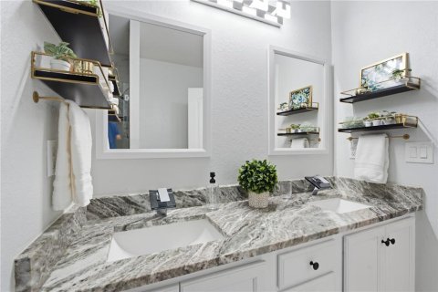 House in Land O' Lakes, Florida 6 bedrooms, 314.57 sq.m. № 2314609 - photo 19