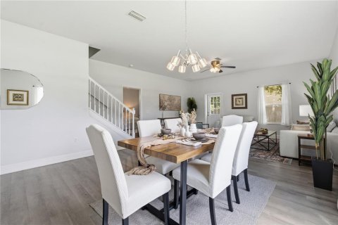 House in Land O' Lakes, Florida 6 bedrooms, 314.57 sq.m. № 2314609 - photo 11