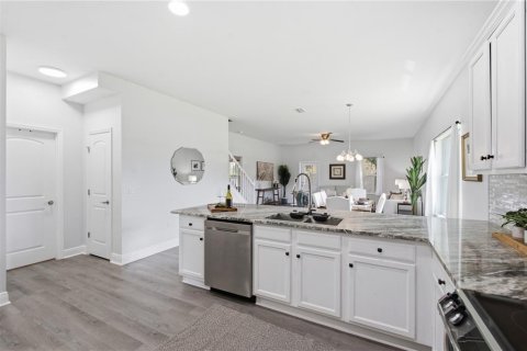 House in Land O' Lakes, Florida 6 bedrooms, 314.57 sq.m. № 2314609 - photo 7