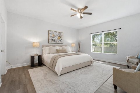 House in Land O' Lakes, Florida 6 bedrooms, 314.57 sq.m. № 2314609 - photo 15