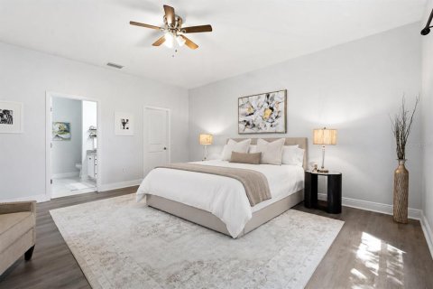 House in Land O' Lakes, Florida 6 bedrooms, 314.57 sq.m. № 2314609 - photo 16