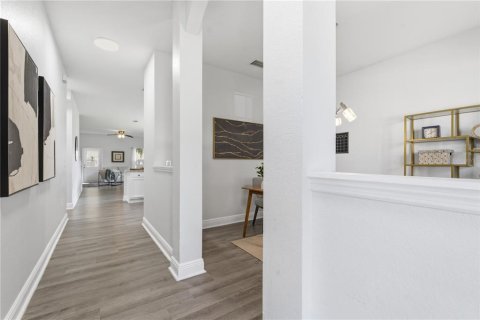 House in Land O' Lakes, Florida 6 bedrooms, 314.57 sq.m. № 2314609 - photo 3