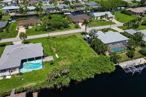 Terreno en venta en Port Charlotte, Florida № 1917508 - foto 9