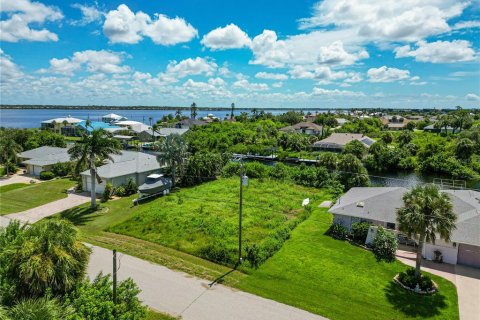 Terreno en venta en Port Charlotte, Florida № 1917508 - foto 3