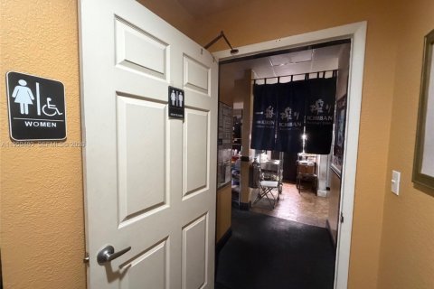 Купить коммерческую недвижимость в Хомстед, Флорида № 2023830 - фото 21