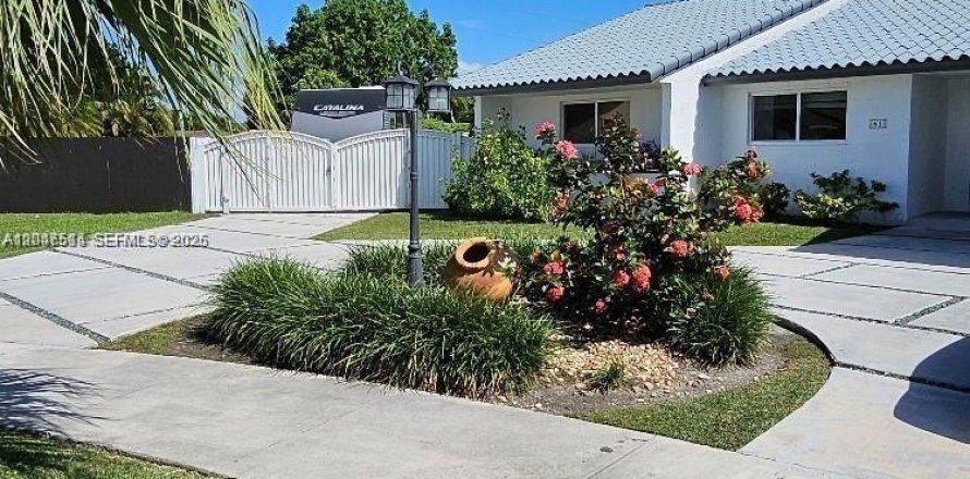 Villa ou maison à Miami, Floride 3 chambres, 191.01 m2 № 2283037