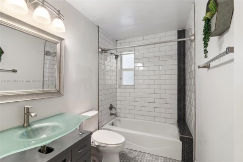 Купить виллу или дом в Майами, Флорида 4 спальни, 223.52м2, № 1971926 - фото 30