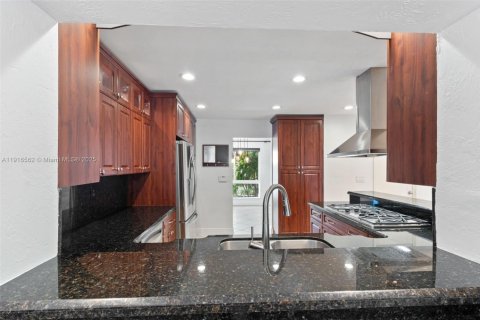 Купить виллу или дом в Майами, Флорида 4 спальни, 223.52м2, № 1971926 - фото 12