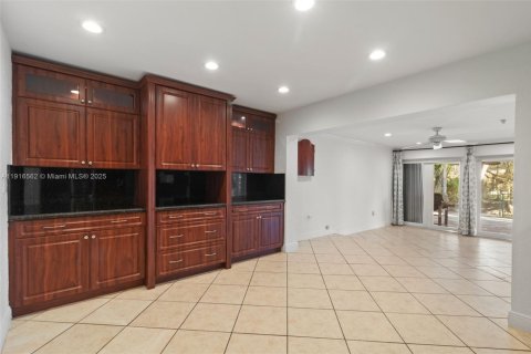 Купить виллу или дом в Майами, Флорида 4 спальни, 223.52м2, № 1971926 - фото 15