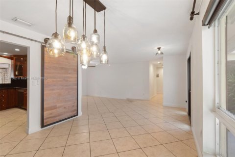 Купить виллу или дом в Майами, Флорида 4 спальни, 223.52м2, № 1971926 - фото 5