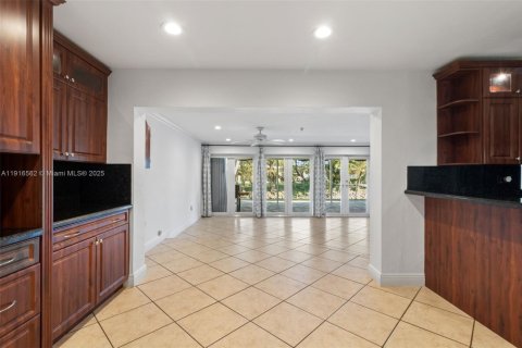 Купить виллу или дом в Майами, Флорида 4 спальни, 223.52м2, № 1971926 - фото 16