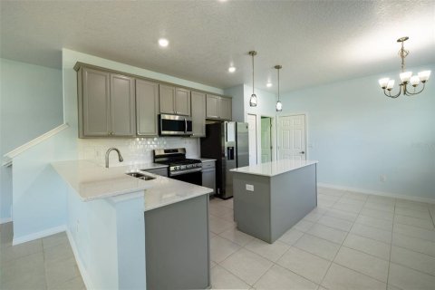 Townhouse in Fish Hawk, Florida 4 bedrooms, 165.37 sq.m. № 2147560 - photo 7