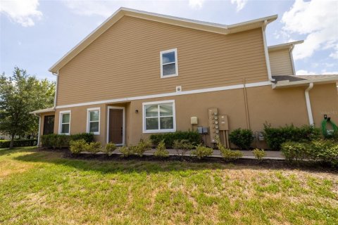 Townhouse in Fish Hawk, Florida 4 bedrooms, 165.37 sq.m. № 2147560 - photo 5