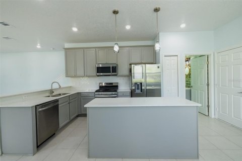Townhouse in Fish Hawk, Florida 4 bedrooms, 165.37 sq.m. № 2147560 - photo 9