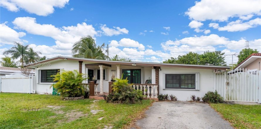 House in Cutler Bay, Florida 4 bedrooms, 183.2 sq.m. № 2009910